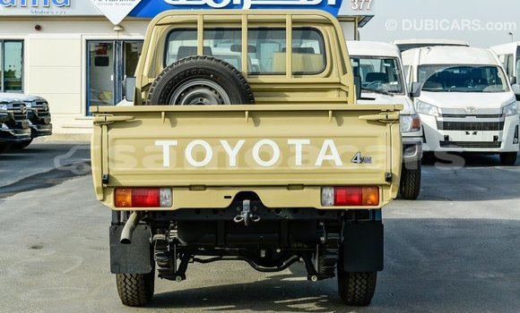Acheter Import Voiture Toyota Land Cruiser Beige à Import - Dubai, A'ana Acheter Import Voiture Toyota Land Cruiser Beige à Import - Dubai, A'ana