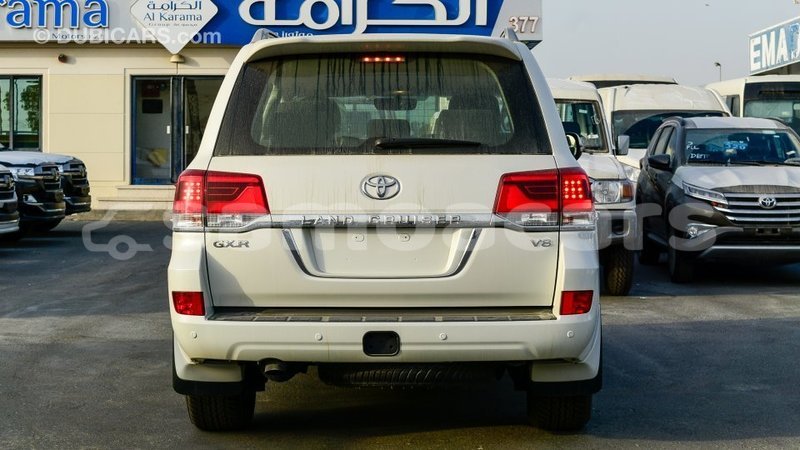 Big with watermark toyota land cruiser a ana import dubai 4097