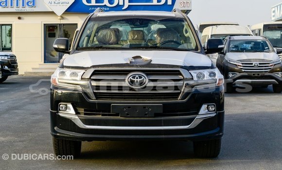 Acheter Import Voiture Toyota Land Cruiser Noir à Import - Dubai, A'ana Acheter Import Voiture Toyota Land Cruiser Noir à Import - Dubai, A'ana