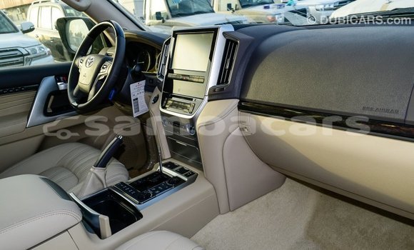 Acheter Import Voiture Toyota Land Cruiser Noir à Import - Dubai, A'ana Acheter Import Voiture Toyota Land Cruiser Noir à Import - Dubai, A'ana