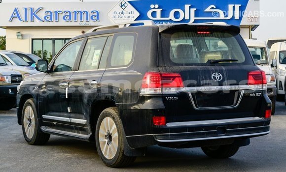 Acheter Import Voiture Toyota Land Cruiser Noir à Import - Dubai, A'ana Acheter Import Voiture Toyota Land Cruiser Noir à Import - Dubai, A'ana