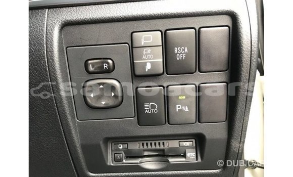 Buy Import Toyota Land Cruiser White Car in Import - Dubai in A'ana Buy Import Toyota Land Cruiser White Car in Import - Dubai in A'ana