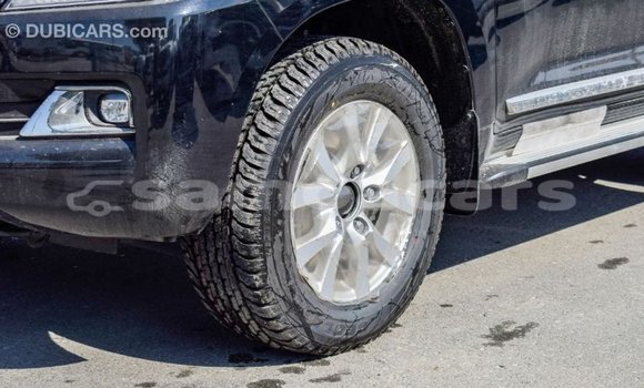 Acheter Import Voiture Toyota Land Cruiser Noir à Import - Dubai, A'ana Acheter Import Voiture Toyota Land Cruiser Noir à Import - Dubai, A'ana