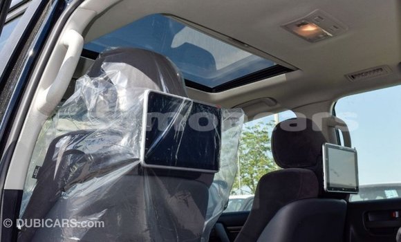 Acheter Import Voiture Toyota Land Cruiser Noir à Import - Dubai, A'ana Acheter Import Voiture Toyota Land Cruiser Noir à Import - Dubai, A'ana