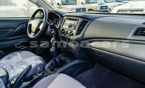 Acheter Import Voiture Mitsubishi L200 Blanc à Import - Dubai, A'ana Acheter Import Voiture Mitsubishi L200 Blanc à Import - Dubai, A'ana