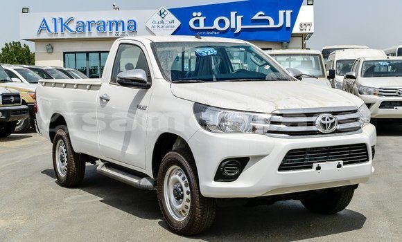 Acheter Import Voiture Toyota Hilux Blanc à Import - Dubai, A'ana Acheter Import Voiture Toyota Hilux Blanc à Import - Dubai, A'ana