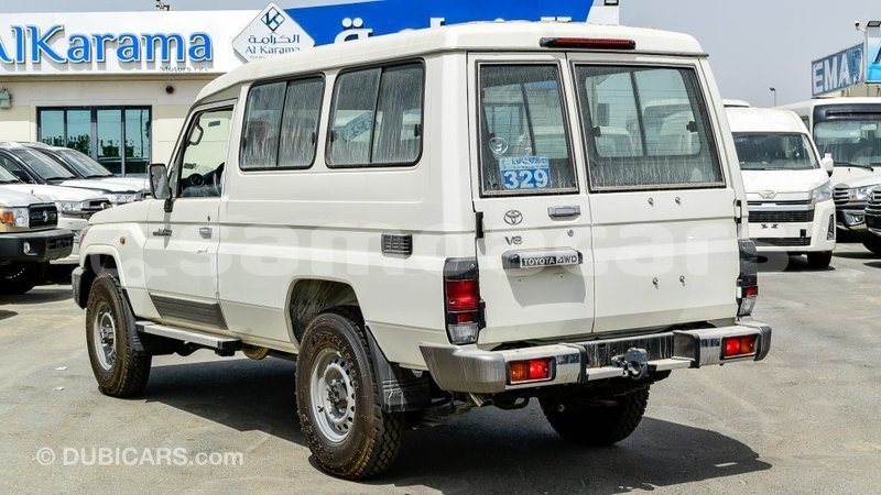 Big with watermark toyota land cruiser a ana import dubai 4115