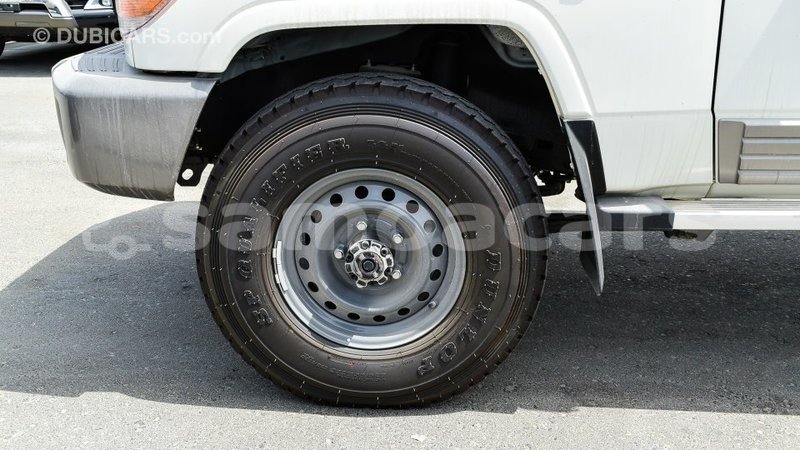 Big with watermark toyota land cruiser a ana import dubai 4115