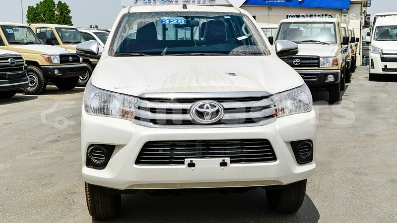 Big with watermark toyota hilux a ana import dubai 4117