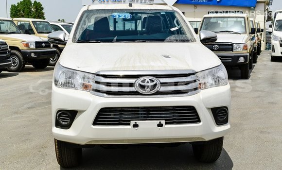 Acheter Import Voiture Toyota Hilux Blanc à Import - Dubai, A'ana Acheter Import Voiture Toyota Hilux Blanc à Import - Dubai, A'ana