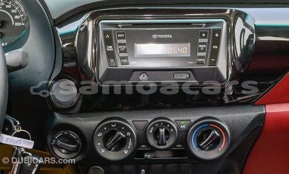 Acheter Import Voiture Toyota Hilux Blanc à Import - Dubai, A'ana Acheter Import Voiture Toyota Hilux Blanc à Import - Dubai, A'ana