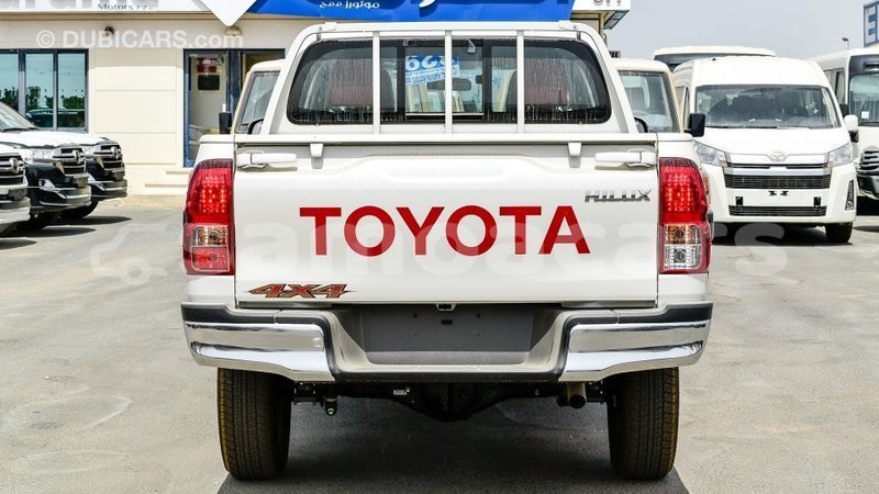 Big with watermark toyota hilux a ana import dubai 4117