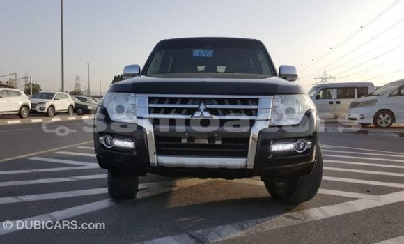 Acheter Import Voiture Mitsubishi Pajero Noir à Import - Dubai, A'ana Acheter Import Voiture Mitsubishi Pajero Noir à Import - Dubai, A'ana