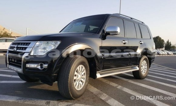 Acheter Import Voiture Mitsubishi Pajero Noir à Import - Dubai, A'ana Acheter Import Voiture Mitsubishi Pajero Noir à Import - Dubai, A'ana