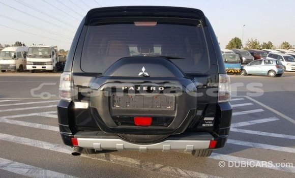 Acheter Import Voiture Mitsubishi Pajero Noir à Import - Dubai, A'ana Acheter Import Voiture Mitsubishi Pajero Noir à Import - Dubai, A'ana