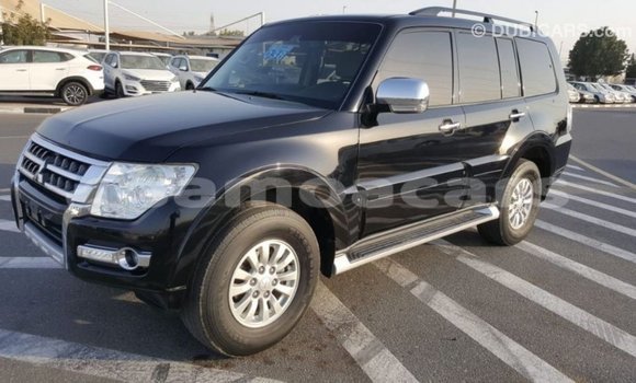 Acheter Import Voiture Mitsubishi Pajero Noir à Import - Dubai, A'ana Acheter Import Voiture Mitsubishi Pajero Noir à Import - Dubai, A'ana