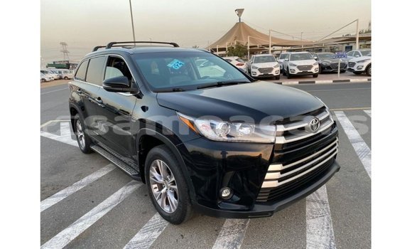 Acheter Import Voiture Toyota Highlander Noir à Import - Dubai, A'ana Acheter Import Voiture Toyota Highlander Noir à Import - Dubai, A'ana
