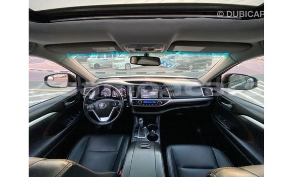 Acheter Import Voiture Toyota Highlander Noir à Import - Dubai, A'ana Acheter Import Voiture Toyota Highlander Noir à Import - Dubai, A'ana