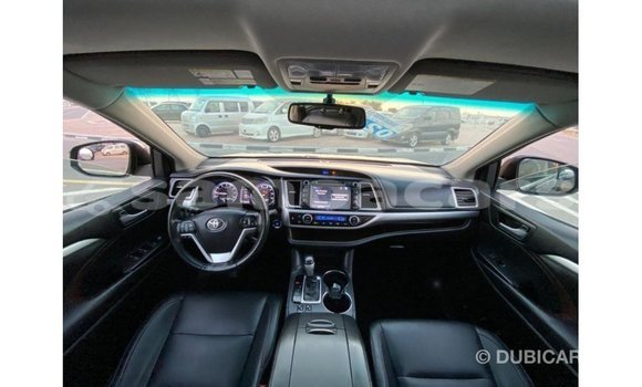 Acheter Import Voiture Toyota Highlander Noir à Import - Dubai, A'ana Acheter Import Voiture Toyota Highlander Noir à Import - Dubai, A'ana