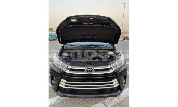 Acheter Import Voiture Toyota Highlander Noir à Import - Dubai, A'ana Acheter Import Voiture Toyota Highlander Noir à Import - Dubai, A'ana
