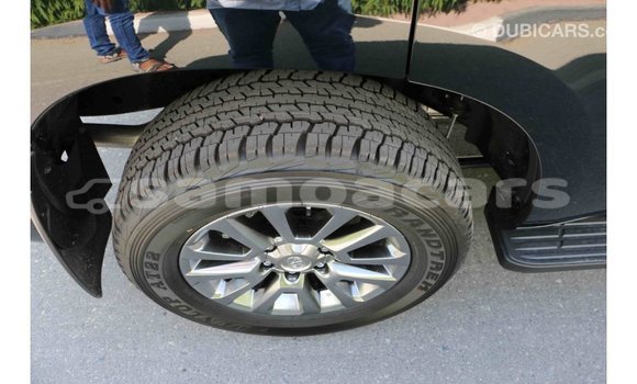 Acheter Import Voiture Toyota Prado Blanc à Import - Dubai, A'ana Acheter Import Voiture Toyota Prado Blanc à Import - Dubai, A'ana