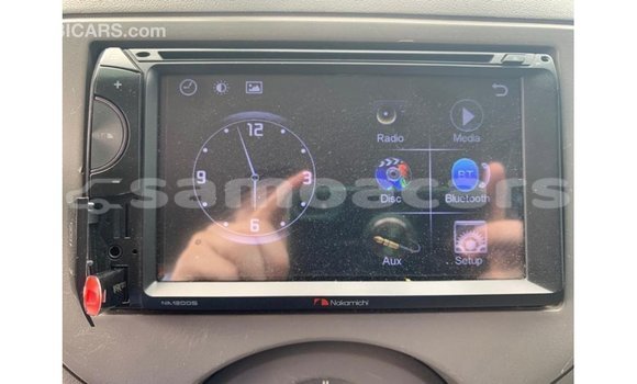 Acheter Import Voiture Nissan Sunny Blanc à Import - Dubai, A'ana Acheter Import Voiture Nissan Sunny Blanc à Import - Dubai, A'ana