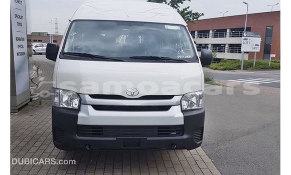Acheter Import Voiture Toyota Hiace Blanc à Import - Dubai, A'ana Acheter Import Voiture Toyota Hiace Blanc à Import - Dubai, A'ana