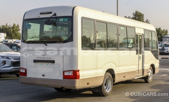 Acheter Import Voiture Toyota Coaster Blanc à Import - Dubai, A'ana Acheter Import Voiture Toyota Coaster Blanc à Import - Dubai, A'ana