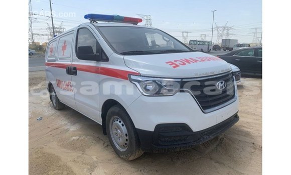 Buy Import Hyundai Accent White Car in Import - Dubai in A'ana Buy Import Hyundai Accent White Car in Import - Dubai in A'ana