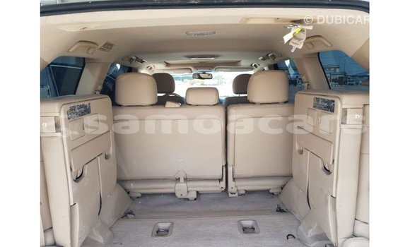 Acheter Import Voiture Toyota Land Cruiser Blanc à Import - Dubai, A'ana Acheter Import Voiture Toyota Land Cruiser Blanc à Import - Dubai, A'ana