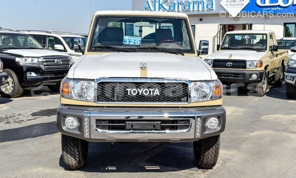 Acheter Import Voiture Toyota Land Cruiser Beige à Import - Dubai, A'ana Acheter Import Voiture Toyota Land Cruiser Beige à Import - Dubai, A'ana