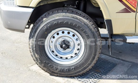 Acheter Import Voiture Toyota Land Cruiser Beige à Import - Dubai, A'ana Acheter Import Voiture Toyota Land Cruiser Beige à Import - Dubai, A'ana