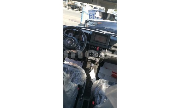Acheter Import Voiture Suzuki Jimny Vert à Import - Dubai, A'ana Acheter Import Voiture Suzuki Jimny Vert à Import - Dubai, A'ana