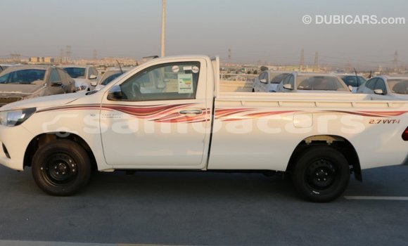Acheter Import Voiture Toyota Hilux Blanc à Import - Dubai, A'ana Acheter Import Voiture Toyota Hilux Blanc à Import - Dubai, A'ana