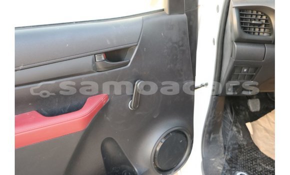 Acheter Import Voiture Toyota Hilux Blanc à Import - Dubai, A'ana Acheter Import Voiture Toyota Hilux Blanc à Import - Dubai, A'ana