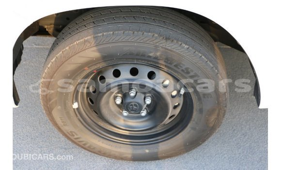 Acheter Import Voiture Toyota Hilux Blanc à Import - Dubai, A'ana Acheter Import Voiture Toyota Hilux Blanc à Import - Dubai, A'ana