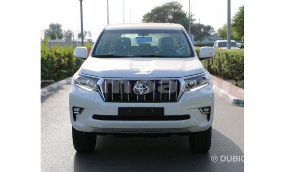 Acheter Import Voiture Toyota Prado Blanc à Import - Dubai, A'ana Acheter Import Voiture Toyota Prado Blanc à Import - Dubai, A'ana