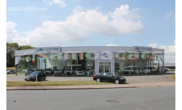 Acheter Import Voiture Toyota Hilux Blanc à Import - Dubai, A'ana Acheter Import Voiture Toyota Hilux Blanc à Import - Dubai, A'ana