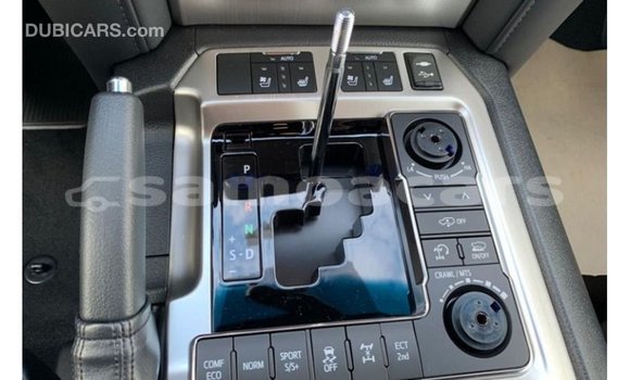 Acheter Import Voiture Toyota Land Cruiser Noir à Import - Dubai, A'ana Acheter Import Voiture Toyota Land Cruiser Noir à Import - Dubai, A'ana