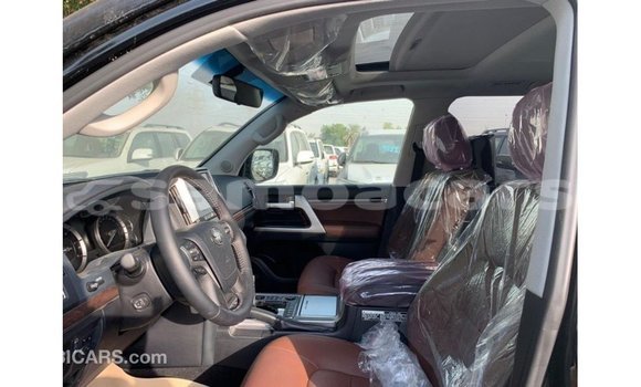 Acheter Import Voiture Toyota Land Cruiser Noir à Import - Dubai, A'ana Acheter Import Voiture Toyota Land Cruiser Noir à Import - Dubai, A'ana