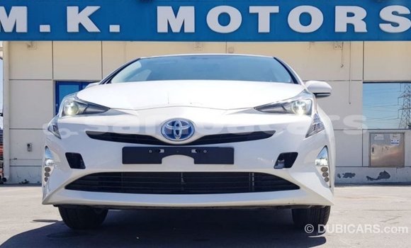 Buy Import Toyota Prius White Car in Import - Dubai in A'ana Buy Import Toyota Prius White Car in Import - Dubai in A'ana