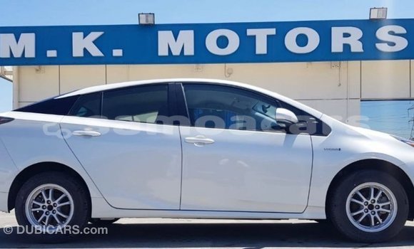 Buy Import Toyota Prius White Car in Import - Dubai in A'ana Buy Import Toyota Prius White Car in Import - Dubai in A'ana