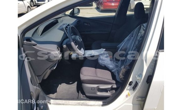 Buy Import Toyota Prius White Car in Import - Dubai in A'ana Buy Import Toyota Prius White Car in Import - Dubai in A'ana