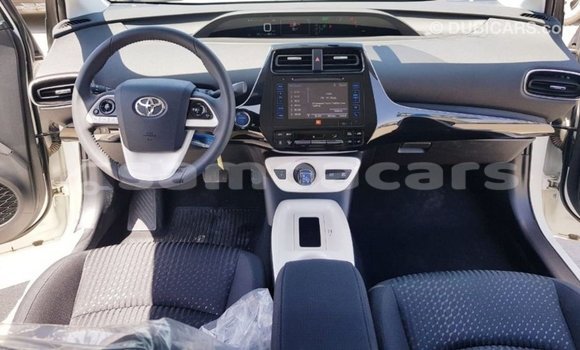 Buy Import Toyota Prius White Car in Import - Dubai in A'ana Buy Import Toyota Prius White Car in Import - Dubai in A'ana