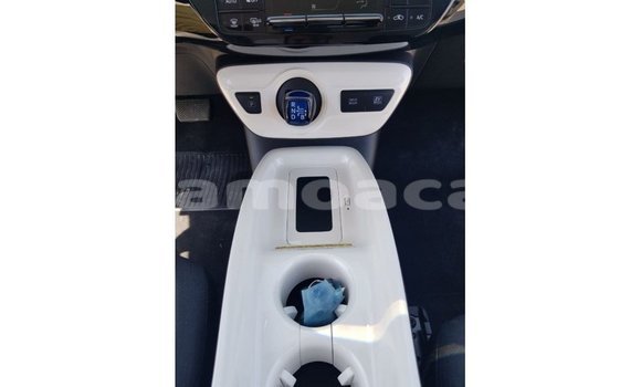 Buy Import Toyota Prius White Car in Import - Dubai in A'ana Buy Import Toyota Prius White Car in Import - Dubai in A'ana