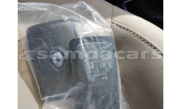 Buy Import Renault 19 Green Car in Import - Dubai in A'ana Buy Import Renault 19 Green Car in Import - Dubai in A'ana