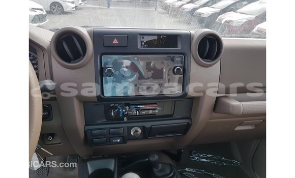Buy Import Toyota Land Cruiser Beige Car in Import - Dubai in A'ana Buy Import Toyota Land Cruiser Beige Car in Import - Dubai in A'ana