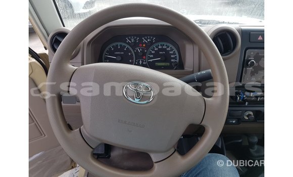 Buy Import Toyota Land Cruiser Beige Car in Import - Dubai in A'ana Buy Import Toyota Land Cruiser Beige Car in Import - Dubai in A'ana