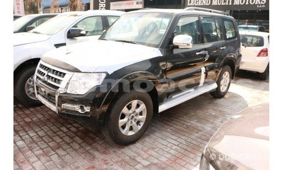 Acheter Import Voiture Mitsubishi Pajero Noir à Import - Dubai, A'ana Acheter Import Voiture Mitsubishi Pajero Noir à Import - Dubai, A'ana