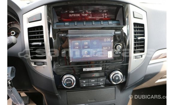 Acheter Import Voiture Mitsubishi Pajero Noir à Import - Dubai, A'ana Acheter Import Voiture Mitsubishi Pajero Noir à Import - Dubai, A'ana